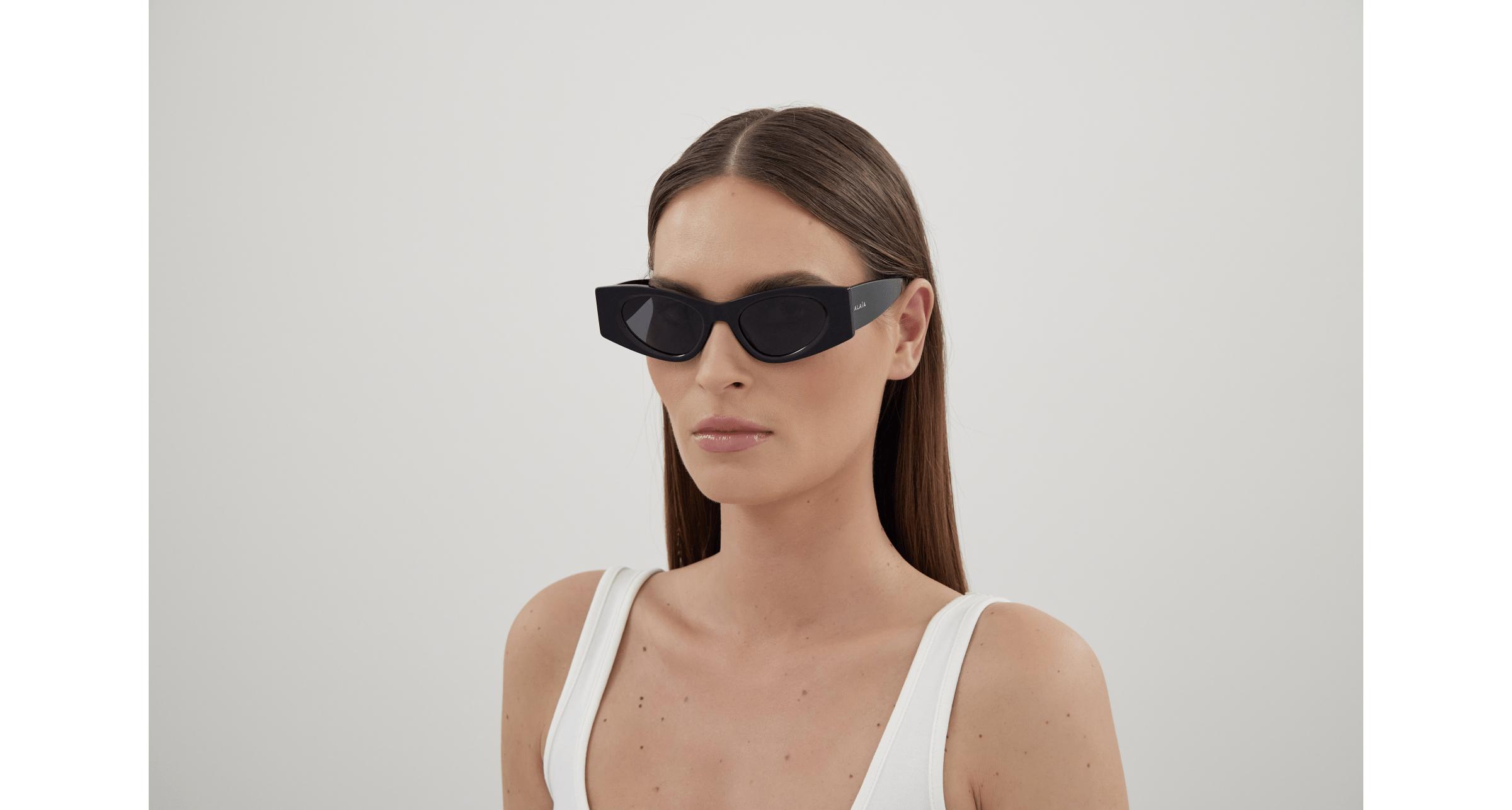 Azzedine Alaïa AA0036S Black/Smoke Round Sunglasses Azzedine Alaia Sunglasses – 100% UV Protection & Free  main image 3